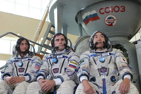 Космонавтов 107