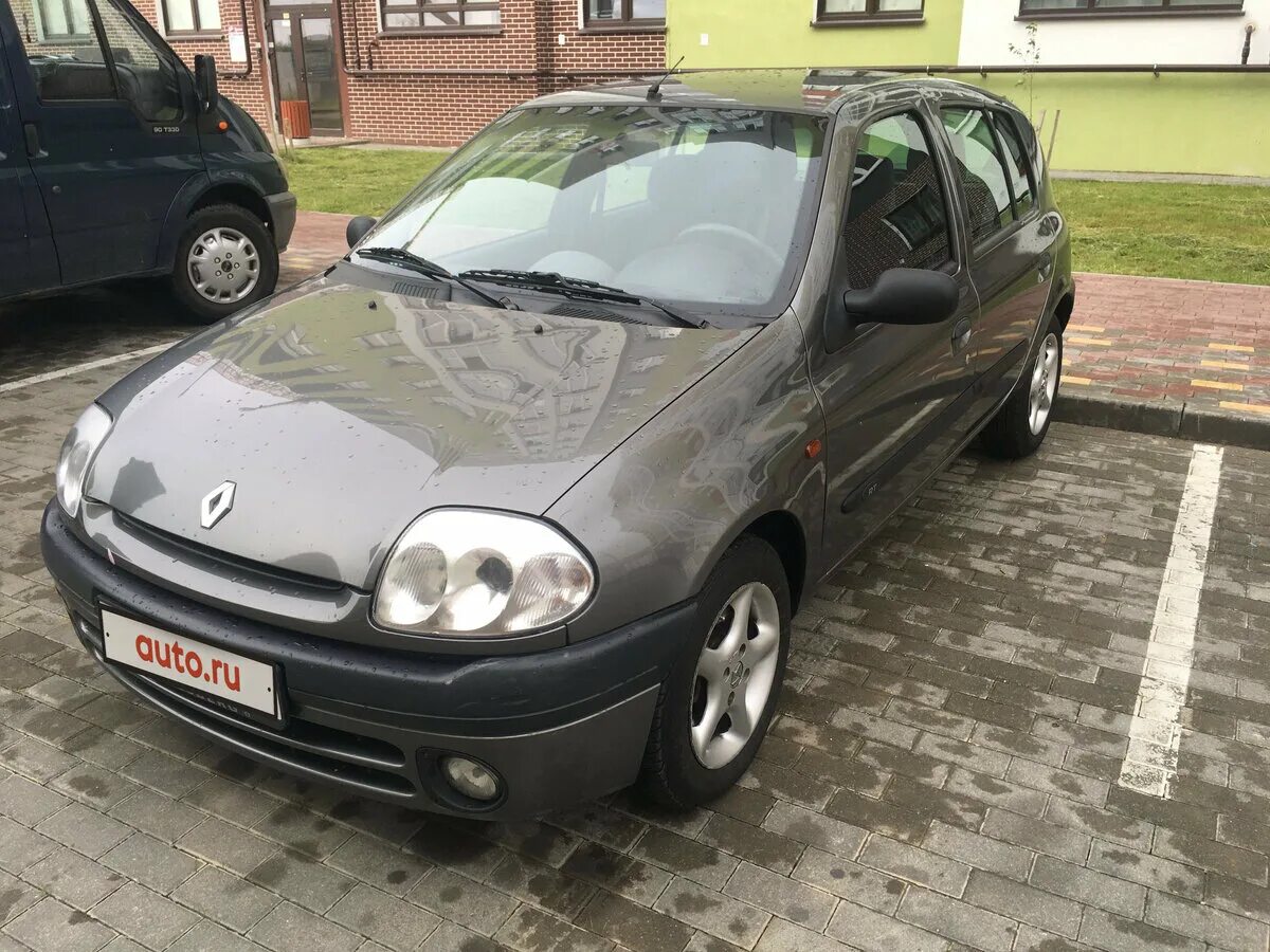 Renault 2000 года. Renault Clio 2000. Рено Клио 2000г. Renault Clio II, 2000. Рено Клио 2 2000 года.