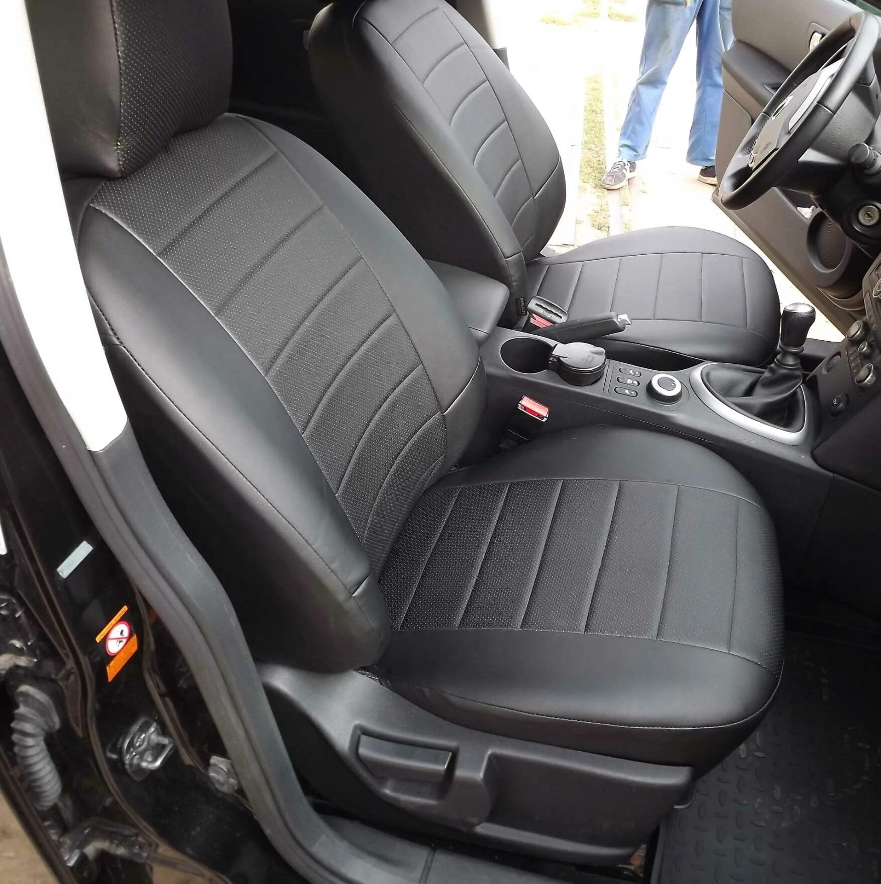 Автопилот краснодар. Чехлы автопилот. чехлы автомобильные экокожа. экокожа автопилот. авточехол черный с белым.