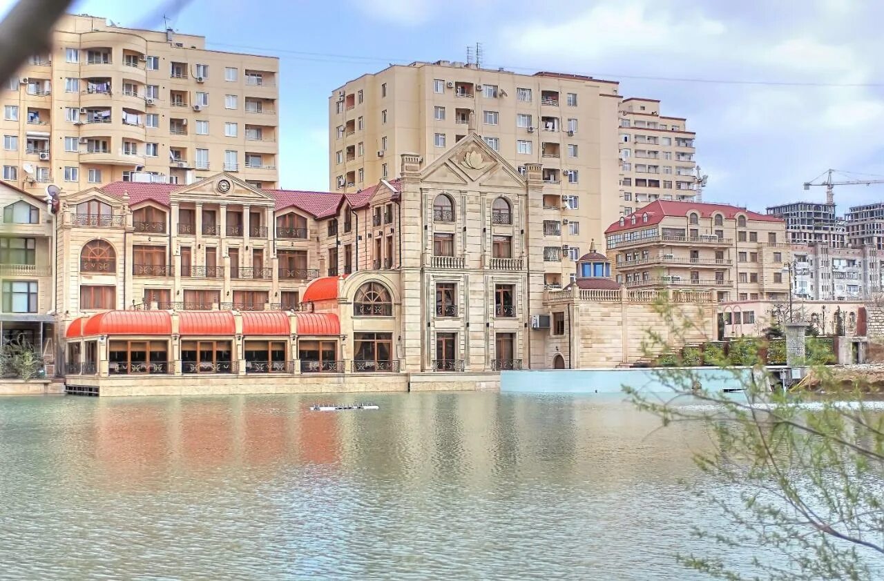 Букинг баку. Отель Lake Palace. Lake Palace Hotel Baku. Ясамал Баку. Отель Моган Баку.