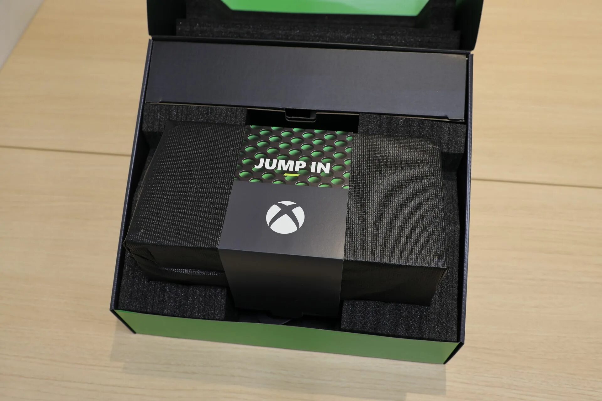 Xbox series x wifi. Xbox 360 Series x. Xbox Series x 500gb. Xbox Series x коробка. Хбокс Сериес s коробка.