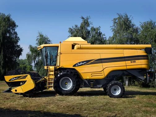 Комбайн 2020 valtra bc 8800 е. Комбайн челленджер 660. Комбайн challenger. Жатка челленджер зерновая. Комбайн challenger 647.