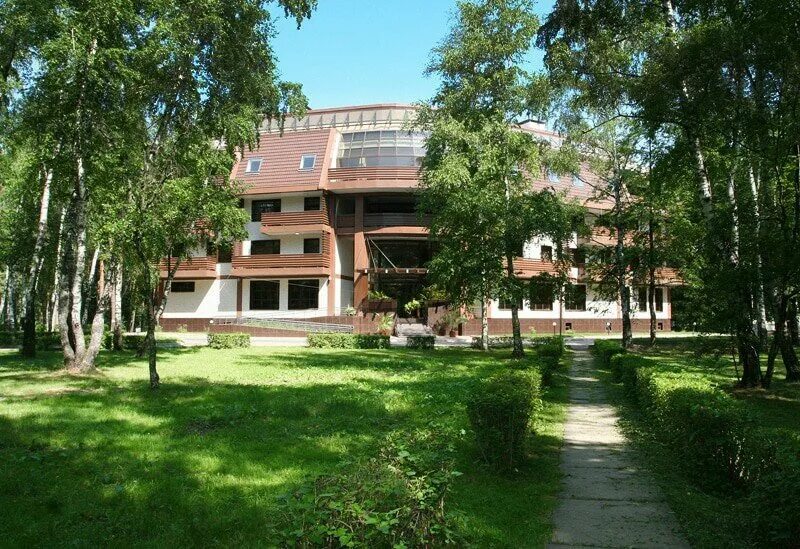 Домодедовский дом отдыха. Каширское шоссе 112 санаторий елочки. санаторий минфина домодедово ёлочки. санаторий министерства финансов в домодедово. домодедово санаторий подмосковье елочки.
