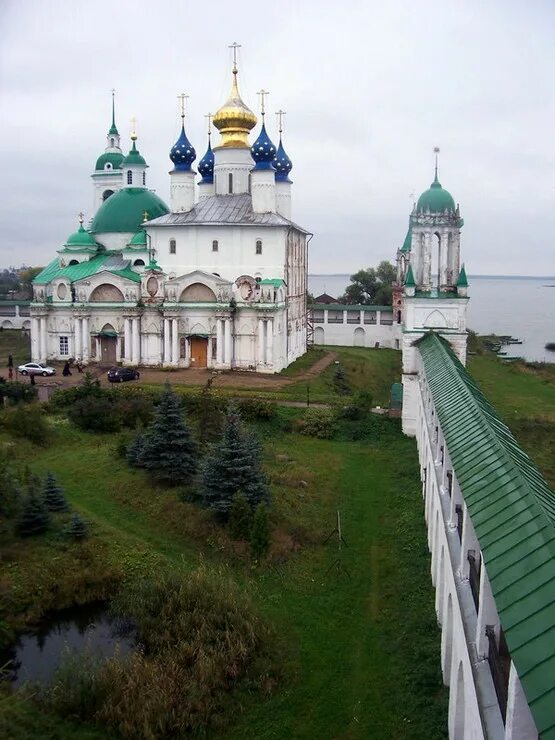 Лазаревский монастырь Ростов Великий. Ростов Великий монастырь мужской. Мужской монастырь в Ростове Великом Ярославской области. В Новгородской области Ростов Великий. Квартиры в ростове великом ярославская область