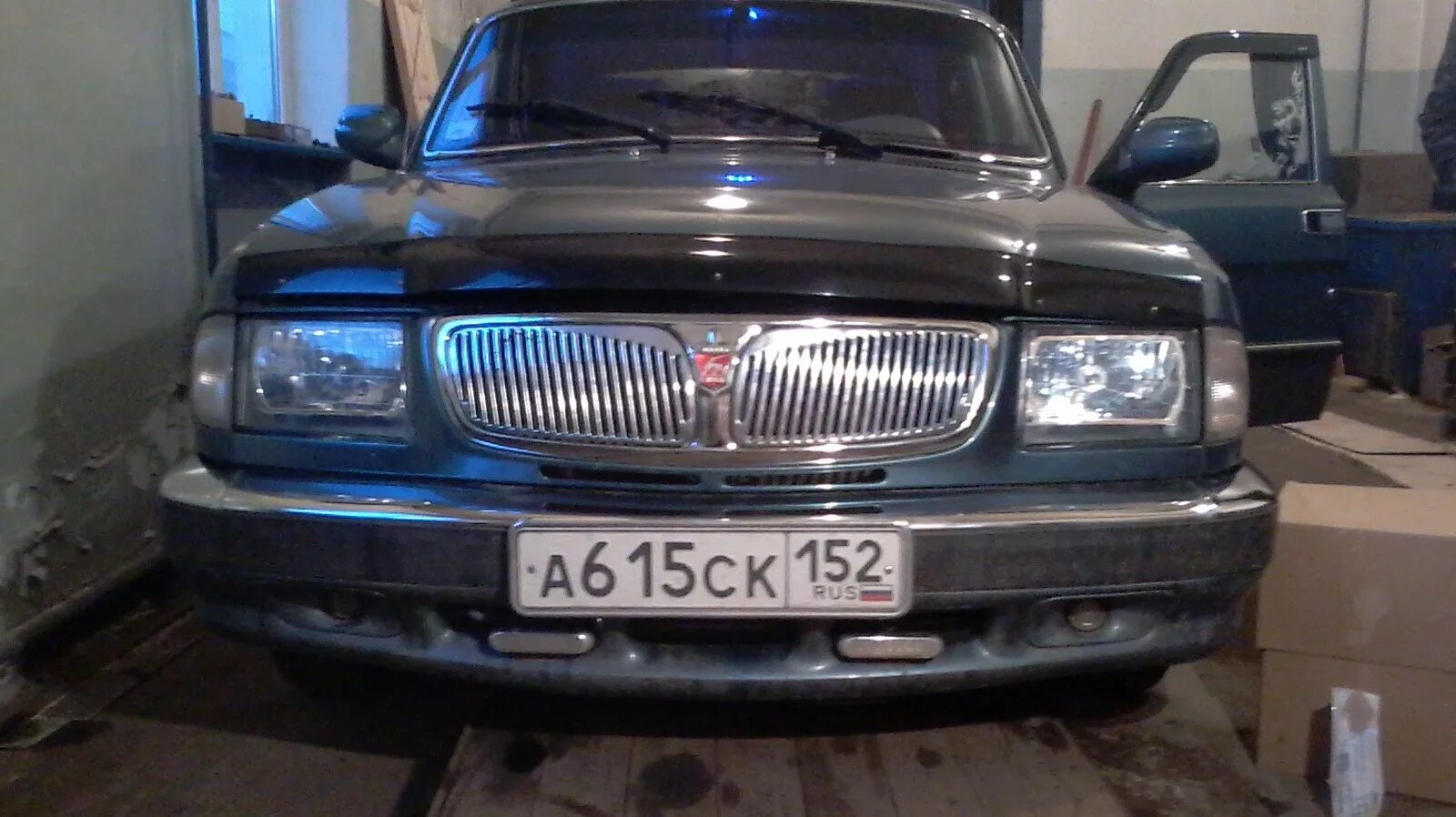 Газ 3110 волга решетка радиатора. Решетка радиатора газ 3110. Решетка радиатора газ 3110. Газ 3110 решетка радиатора мерседес. Газ 3110 решетка мерс.