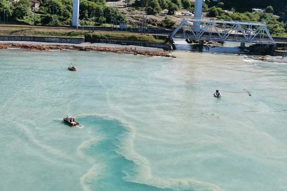 Акула в сочи. Утонули в каспийском море. Фёдор конюхов путешественник. Нашли в море путешественника. Нашли в море путешественника.