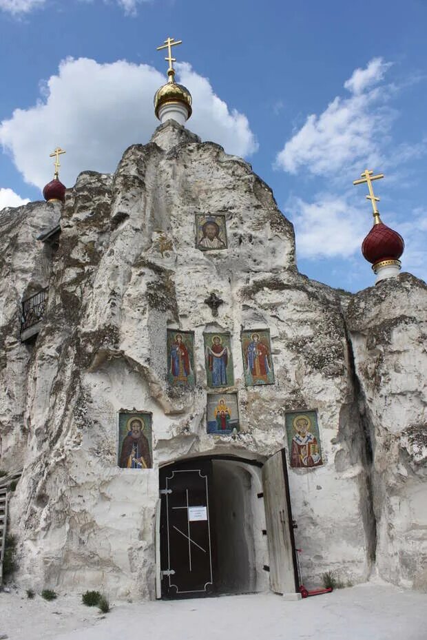 Костомаровский спасский монастырь воронежская область. Дивногорье пещерные храмы. Храм дивногорье воронежская область. Белогорский воскресенский монастырь. Дивногорье, костомарово, белогорье.