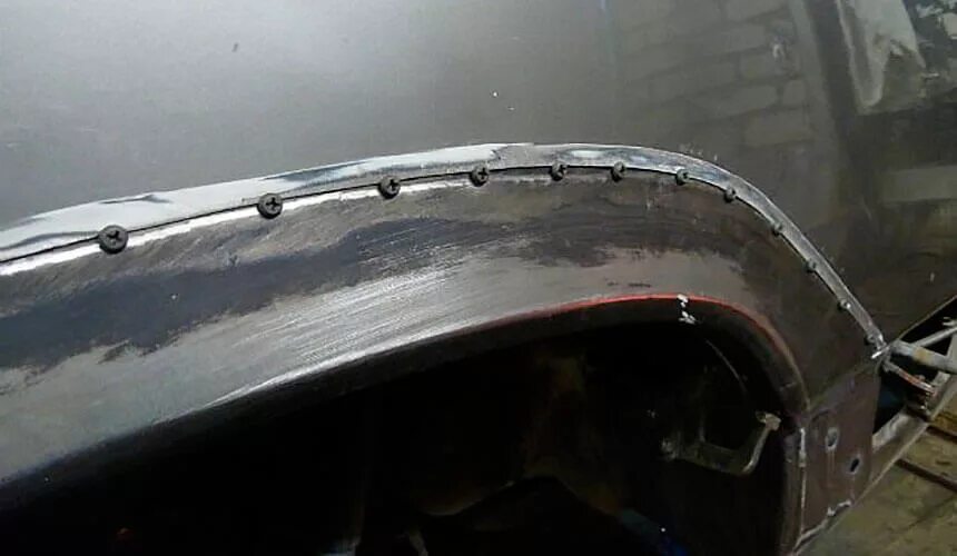 Сварка арок. Сварка арок. Сварка арок. Шпаклевка арок автомобиля. Задние арки л200 2004.