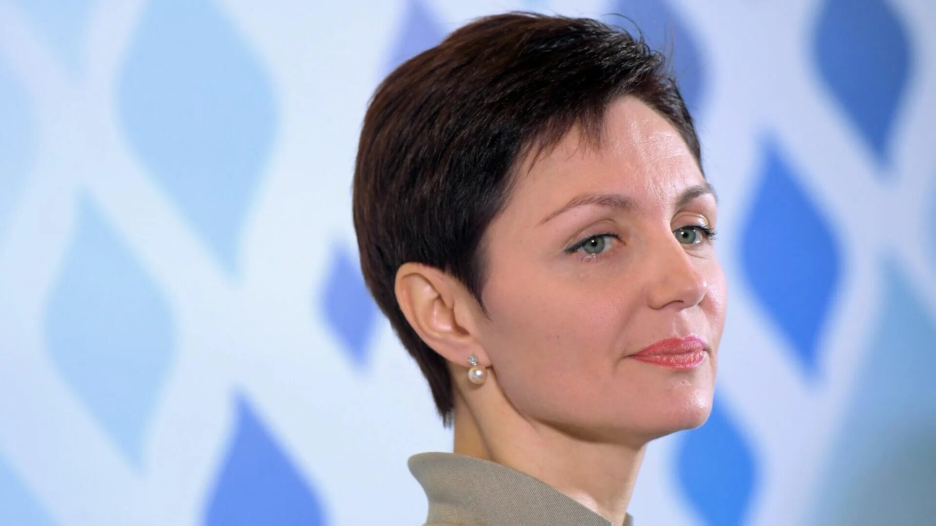 Анастасию давыдову