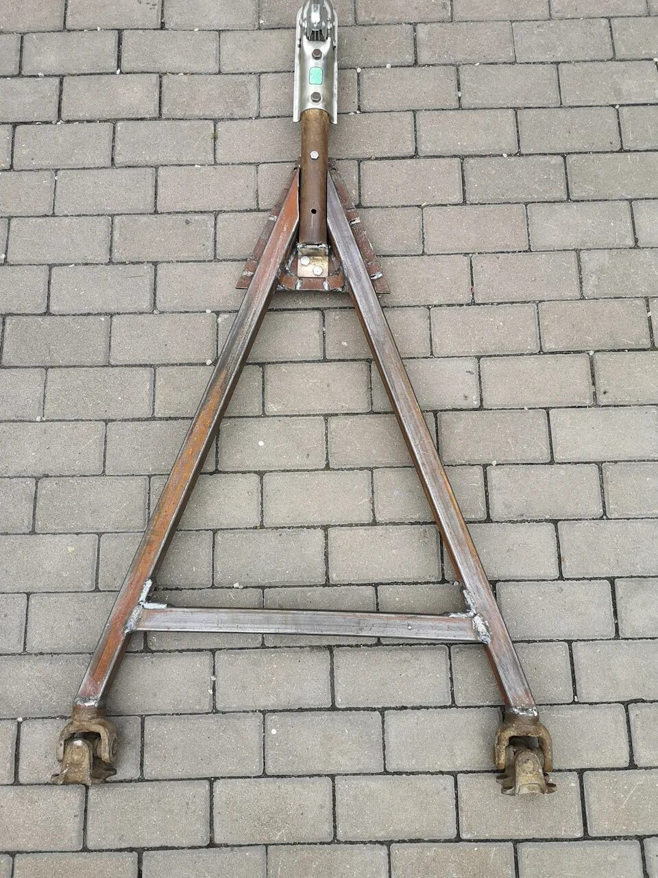 Жесткая сцепка для паз 32053. Жёсткая сцепка на isuzu nqr75. Жесткая сцепка форд транзит. Жесткая сцепка маз 5440. Жесткая сцепка для спринтер 906.