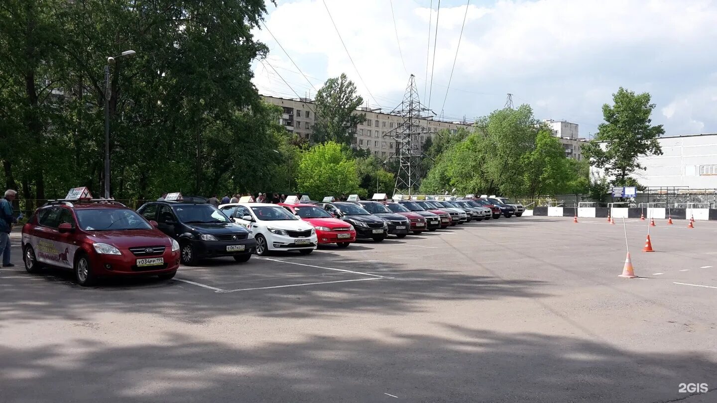 Автошкола бибирево. Автошкола перспектива бибирево. автошкола 23. автошкола 23 в туле. площадка автошколы перспектива.