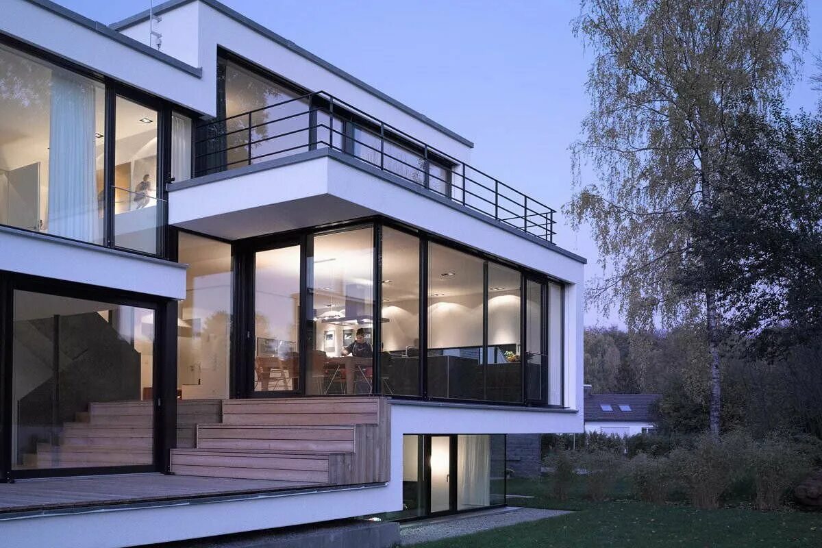 Дом с панорамными окнами. Здания с панорамными окнами. Здания с панорамными окнами. Дом с панорамными окнами с односкатной крышей. Экстерьер здания.