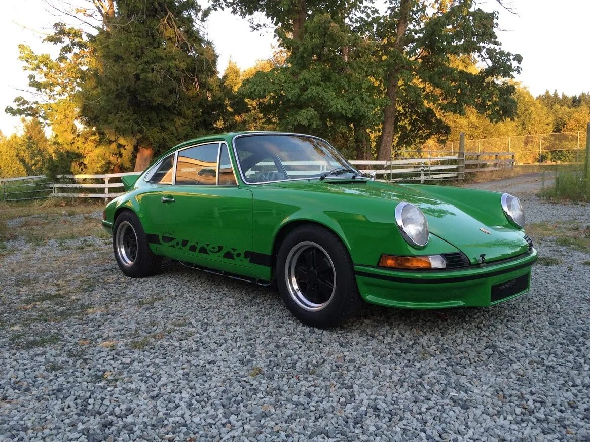 Viper green. Porsche 911 1973. Porsche 1973. Порше 911 старый зеленый. Порше 911 1960 зеленый.