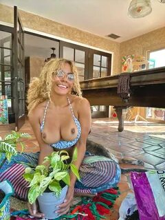 Princess Helayna  PrincessHelayna Nude OnlyFans Leaks 14.