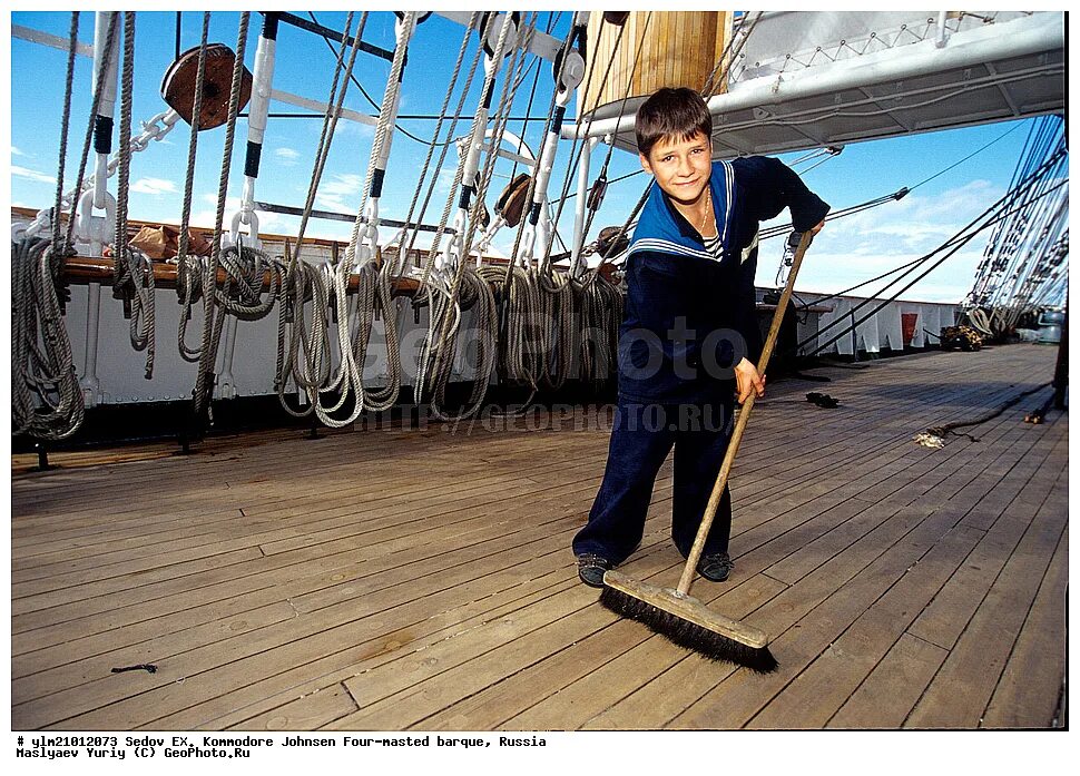 матрос рф северного флота. моби дик в сердце моря. 165 бригада ракетных катеров владивосток. полчаса на корабле. колокол рында.