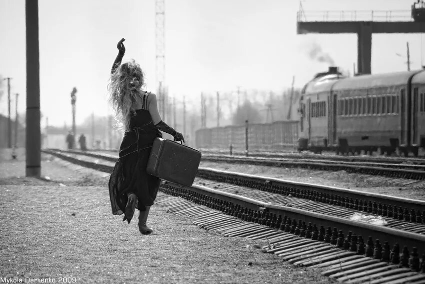 Уже на перроне невольно посмотрел в небо