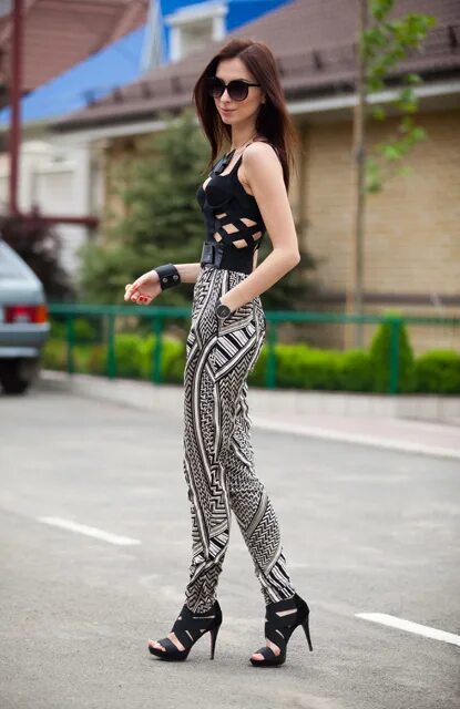 Евгения эплбум. Моно мода. Моно мода. Moschino cheap and chic коллекция одежды весна-лето 2010. Celine женский показ.