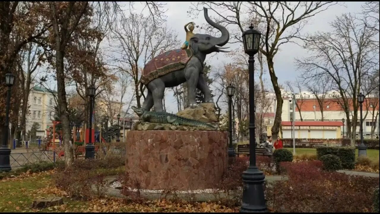 Сквер дружбы краснодар. Сквер со слоном краснодар. Сквер дружбы краснодар. Парк дружбы краснодар. Сквер дружбы народов краснодар.