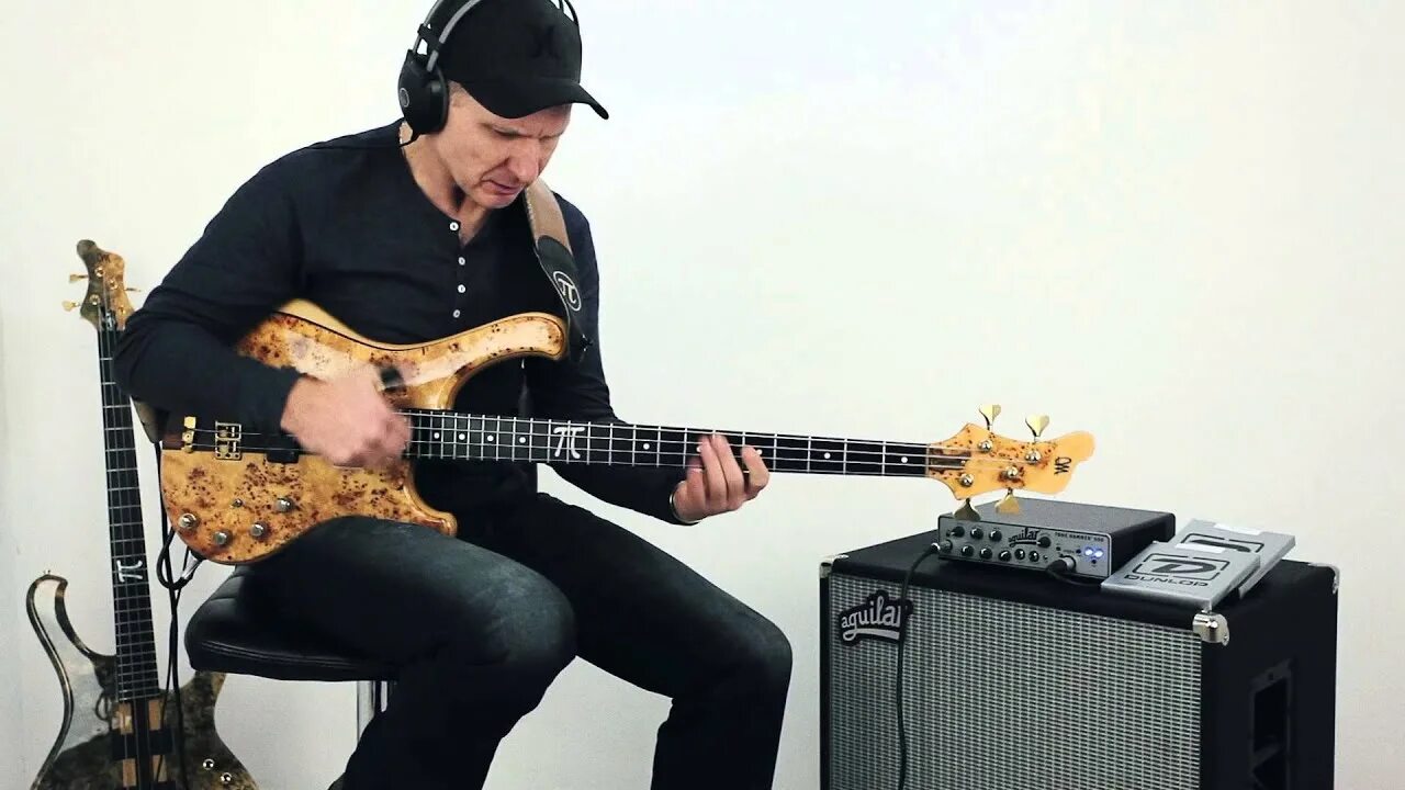 Готу бас. Войтек пиличовски бас. войтек пиличовски. wojtek rygielski фото.