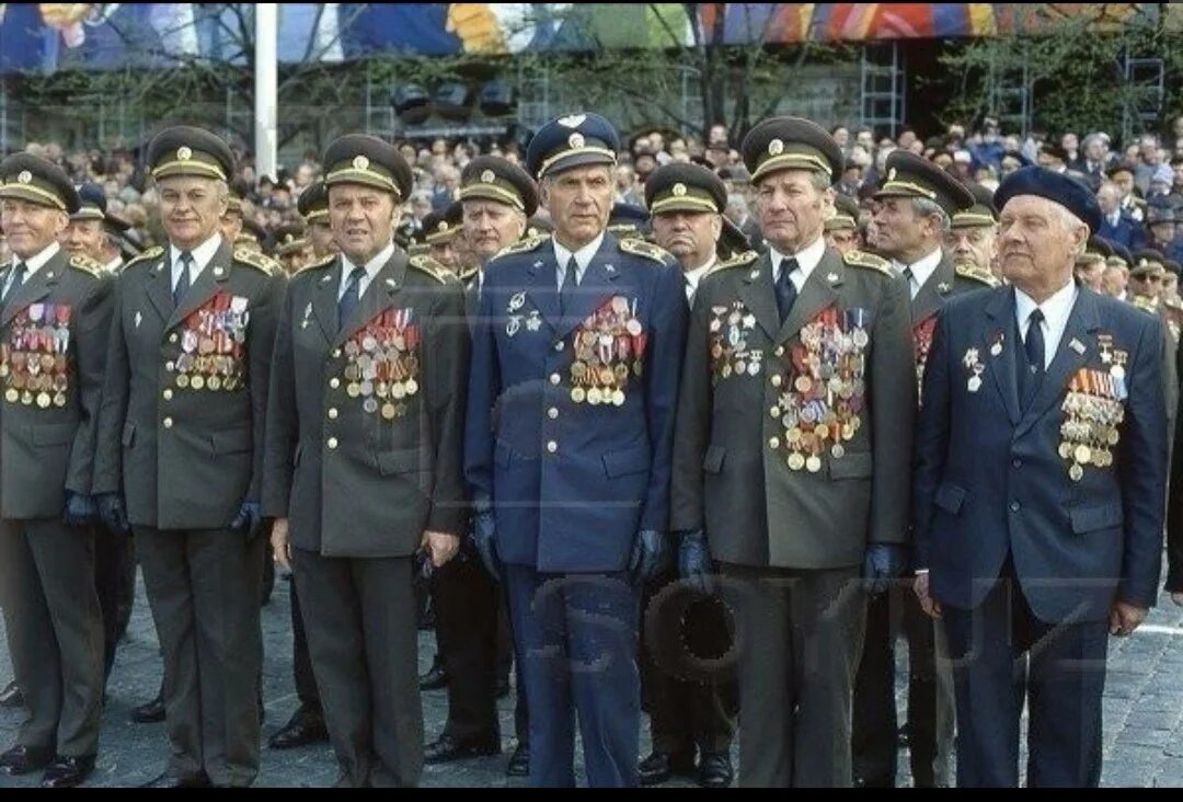 9 мая 1985 года. Парад победы 1985 года на красной площади. Парад 9 мая 1985 года на красной площади. День победы 1985 год. День победы 9 мая 1985.
