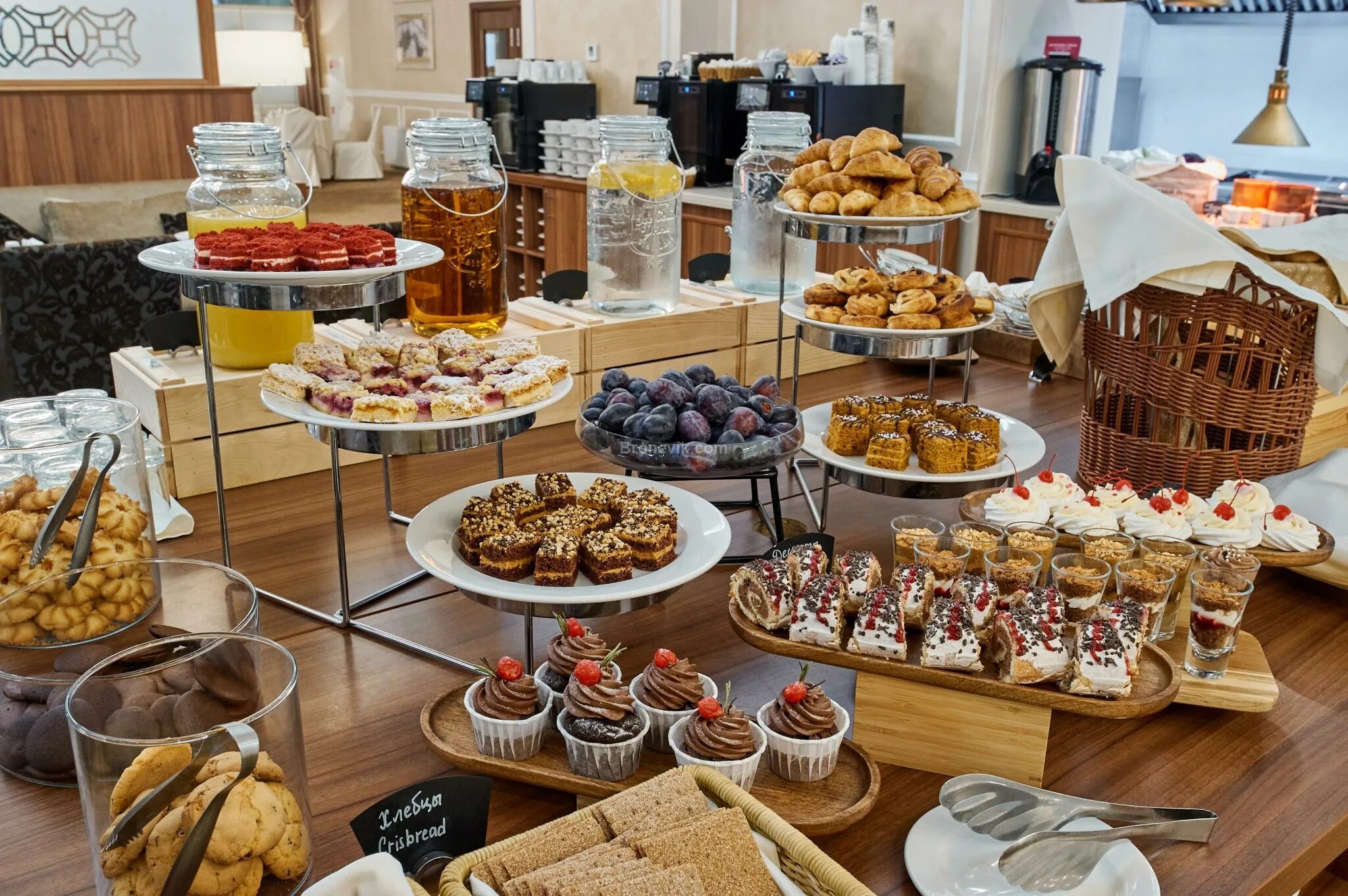 Гостиница рэдиссон ульяновск. Рэдиссон ульяновск сайт. Рэдиссон ульяновск. Рэдиссон ульяновск сайт. Хилтон ульяновск гостиница.