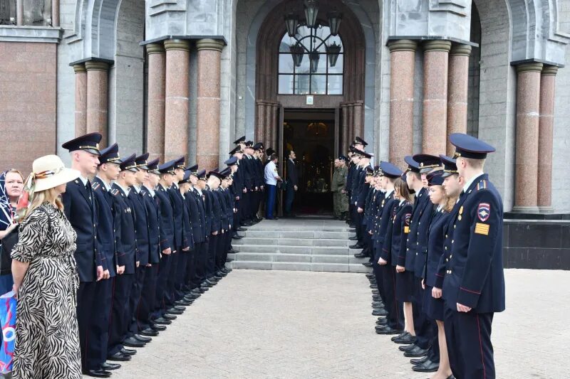 Барнаульский юридический институт мвд россии. Курсанты рюи мвд. Курсанты уюи мвд. Урюи мвд курсанты. Курсант юридического института.