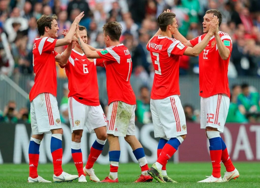 сборная росии ипо футболу. сборная россии по футболу. сборная россии 2014. сборная испании по футболу. сборная россии по футболу.