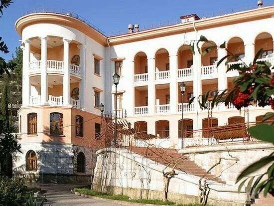 Санаторий газпрома в сочи хоста. Сочи шоссейная 15 голубая горка. Голубая горка санаторий сочи 3 корпус. Голубая горка санаторий сочи 3 корпус. Санаторий в хосте голубая горка.