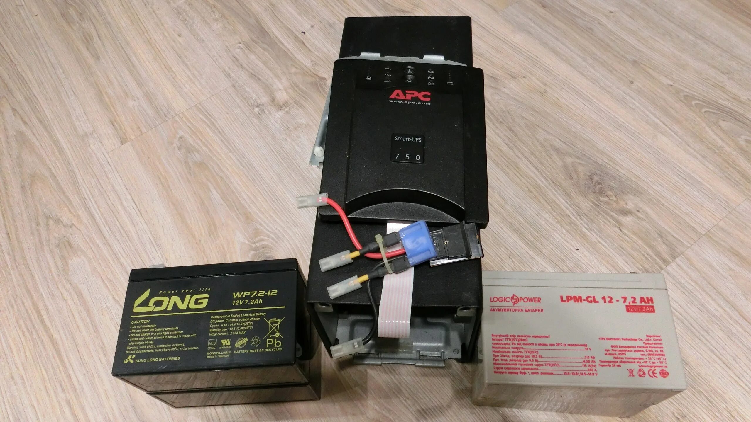 Apc ups battery. Apc smart ups 1000 аккумулятор. apc 8000 smart ups. apc 3000 smart ups батарея. apc 8000 back ups.