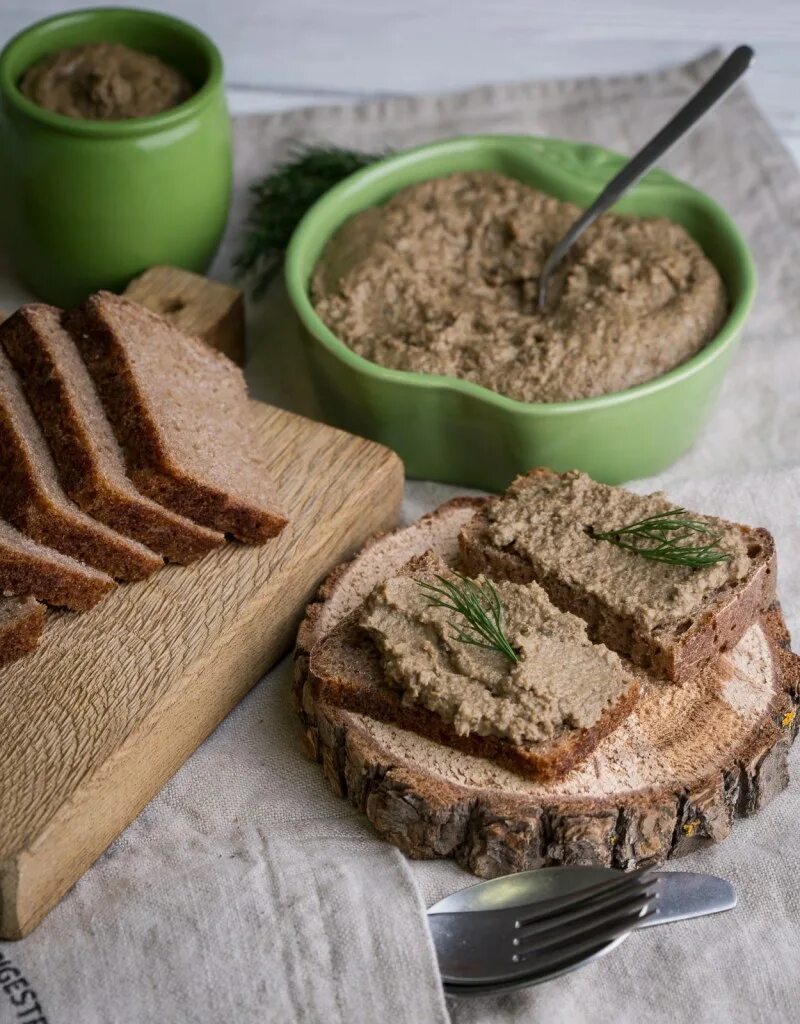 Печёночный паштет из куриной печени. Томаровский паштет печеночный. Паштет печёночный говяжьей печени. Паштет печеночный домашний из куриной печени.