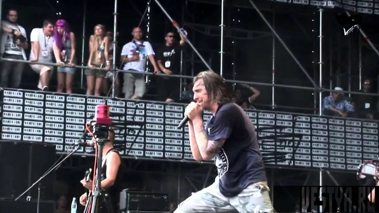 Нашествие 2002 король и шут. Басист король и шут. Слушать король шут нашествие. Нашествие 2001 король и шут лесник. Король и шут нашествие 2012.