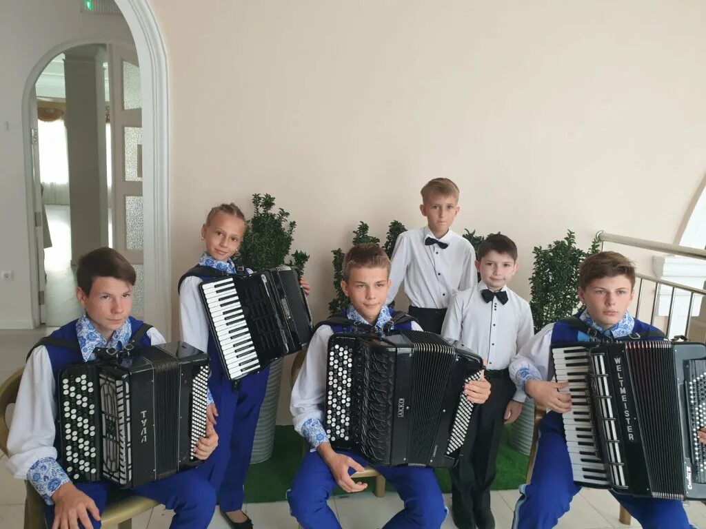 фестиваль солистов. дмитрий оркестр. гедиминас лауринавичюс джаз. комитет 19 | хроника ансамбль солистов ленинградской филармонии. фестиваль солистов.