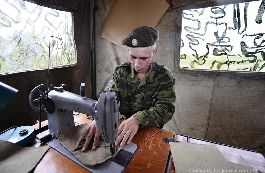 Военная ремонтная мастерская. Войска тыла. Вещевая ремонтная мастерская воинской части. Вещевая ремонтная мастерская в полевых условиях. Вещевая ремонтная мастерская воинской части в полевых условиях.