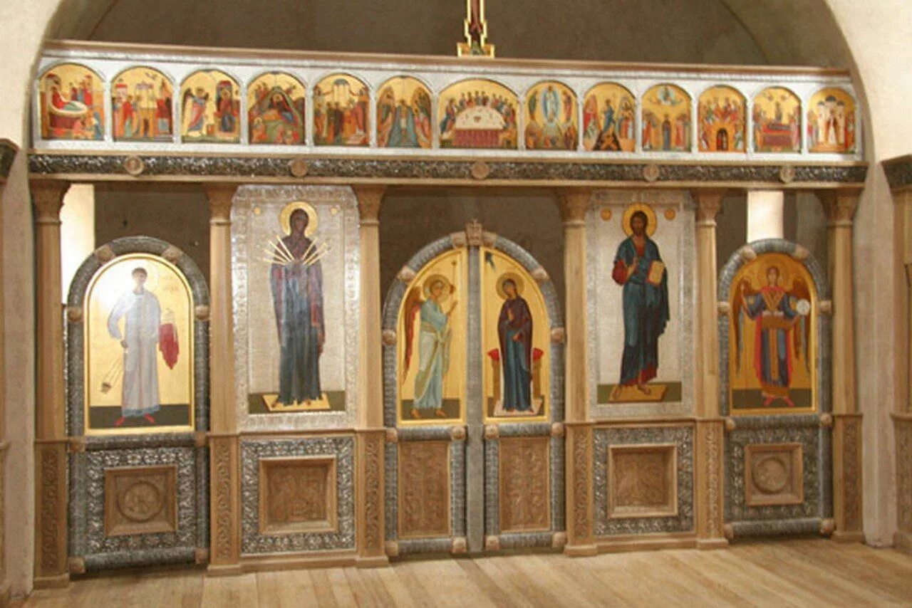 Храм всех святых филевский. Собор прилуцкого монастыря в вологде иконостас. басменные иконостасы. брусенский женский монастырь иконостас. князь-александровский храм в зеленограде иконостас.