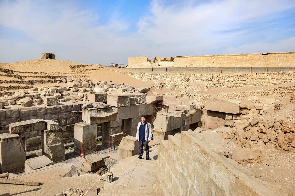 Храм абидоса египет. Храмовый комплекс абидос. Абидос древний город в египте храм. Храм осириса в египте. Абидос древний город в египте.