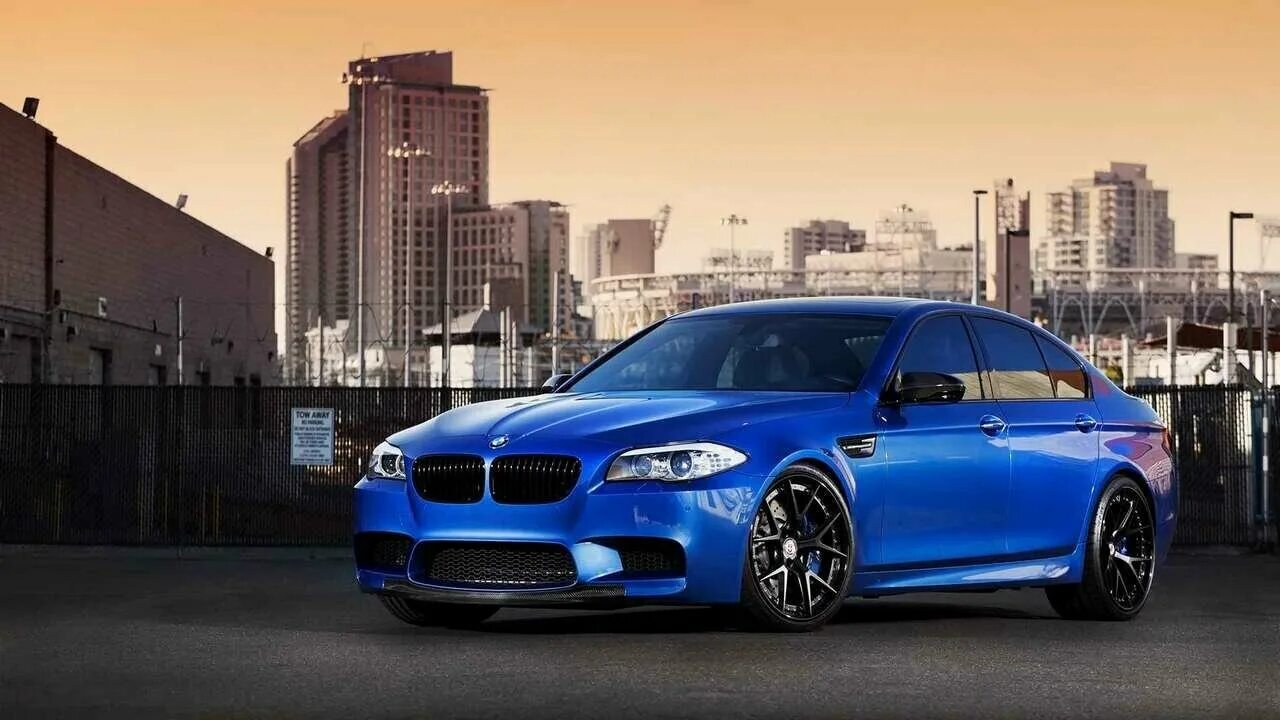Фото 05. БМВ м5 ф10. БМВ m5 f10. BMW m5 f10 m5. BMW m5 f10 Blue.