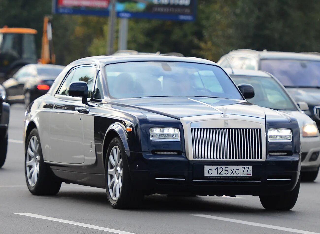 Роллс россия. АМР 77 Rolls Royce. АМР 97 Роллс Ройс. Роллс Ройс купе 77. 77 Москва Роллс Ройс.