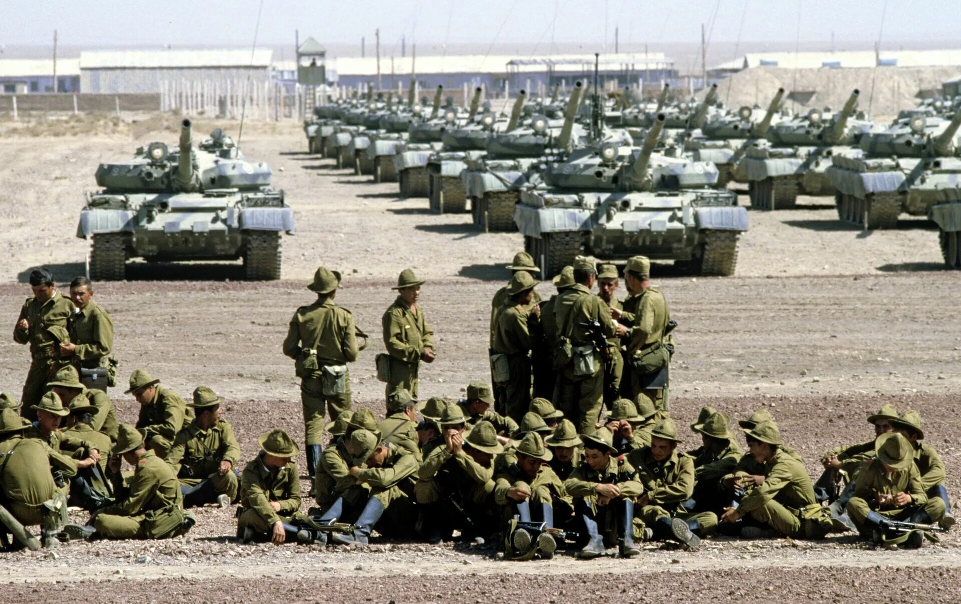 Военная операция направленная на. Ввод войск в Афганистан 1979. Декабрь 1979 г ввод советских войск в Афганистан. Вторжение в Афганистан 1979. ВОВД совтских Войс в Афган.