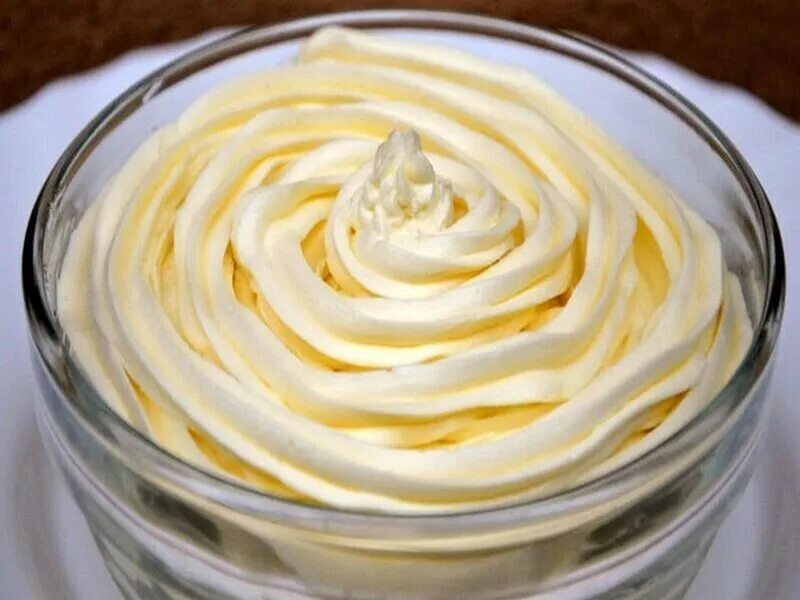 Крем из творога и сгущенки. Масляный крем. крем из сгущёнки и сливочного масла для бисквитного. американский масляный крем. бисквитный торт с кремом из сгущенки.