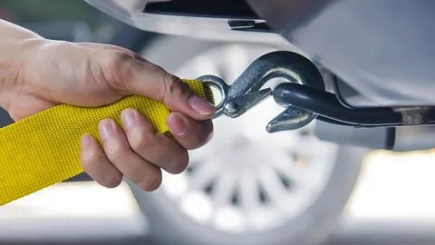 Как правильно буксировать автомобиль на тросу