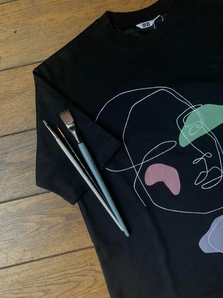 Роспись джинсов. Узор для кастомизации кроссовок. Джинсовки разрисованные акриловой краской. Рисунки на джинсах. Идеи кастомизации.