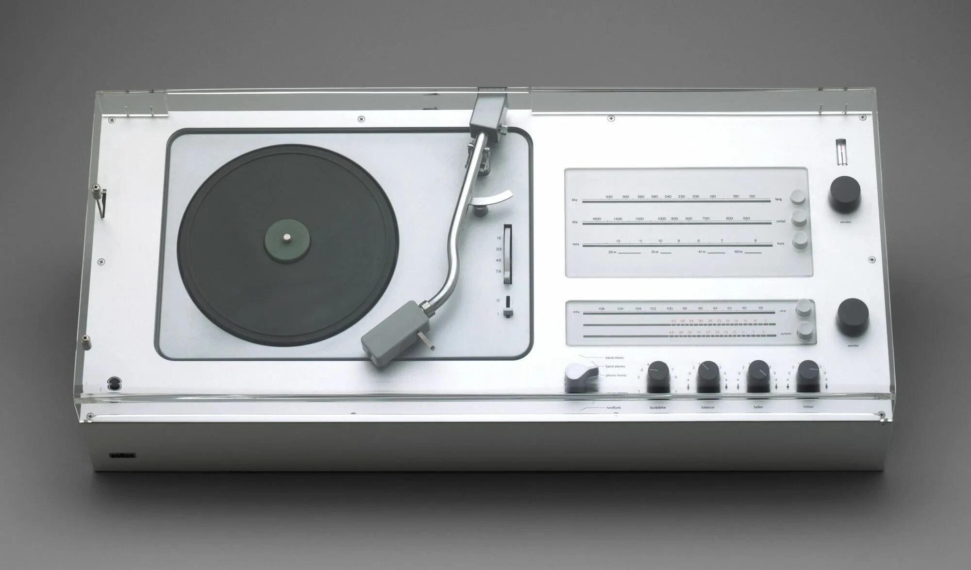 Самая первая аудиозапись. Дитер Рамс Браун. Проигрыватель Braun sk4 (1956). Дитер Рамс радио Braun tp1 (1959). Радиоприемник Браун Дитер Рамс.