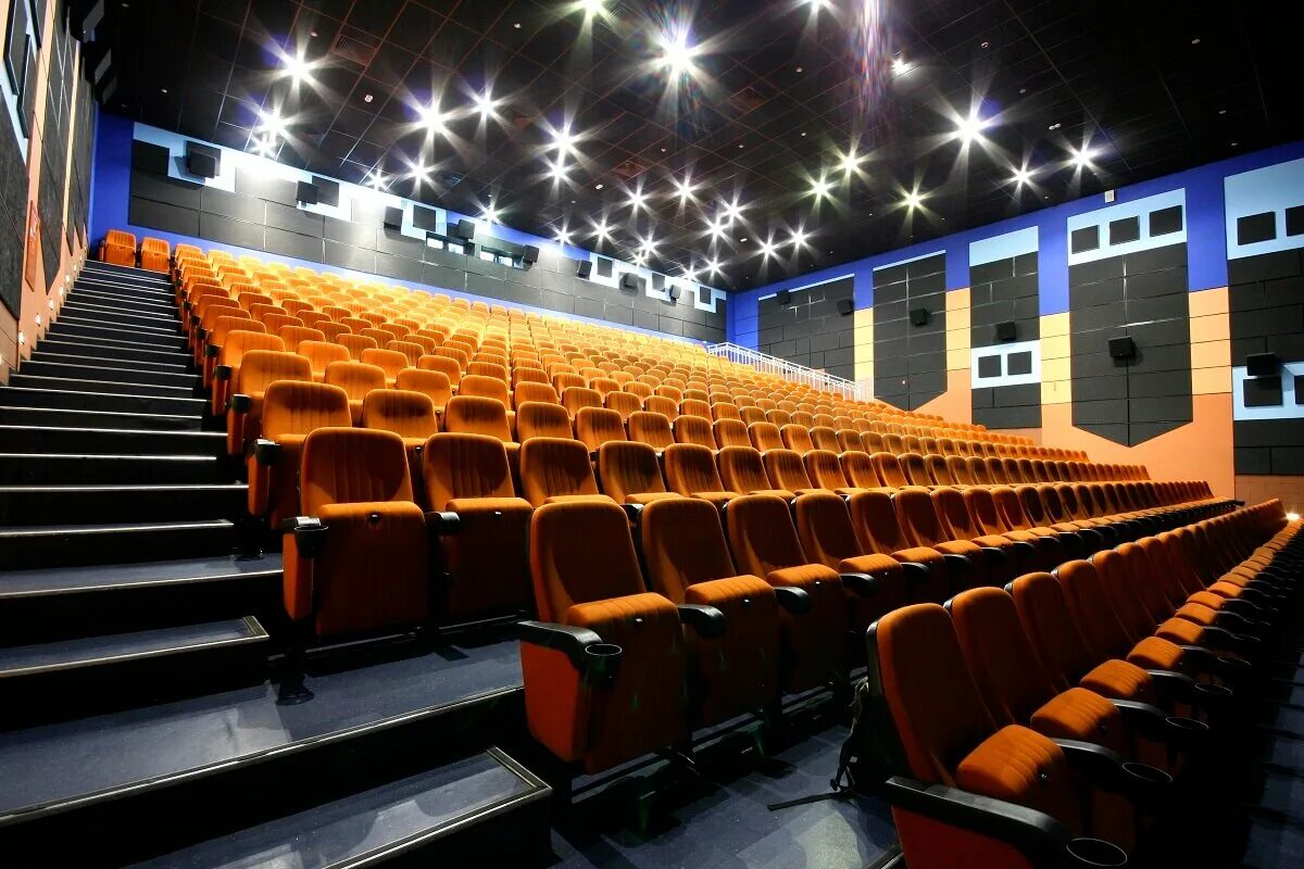 в каких кинотеатрах москвы. кинотеатр москва, москва. москино салют зал 2. расписание кинотеатра.