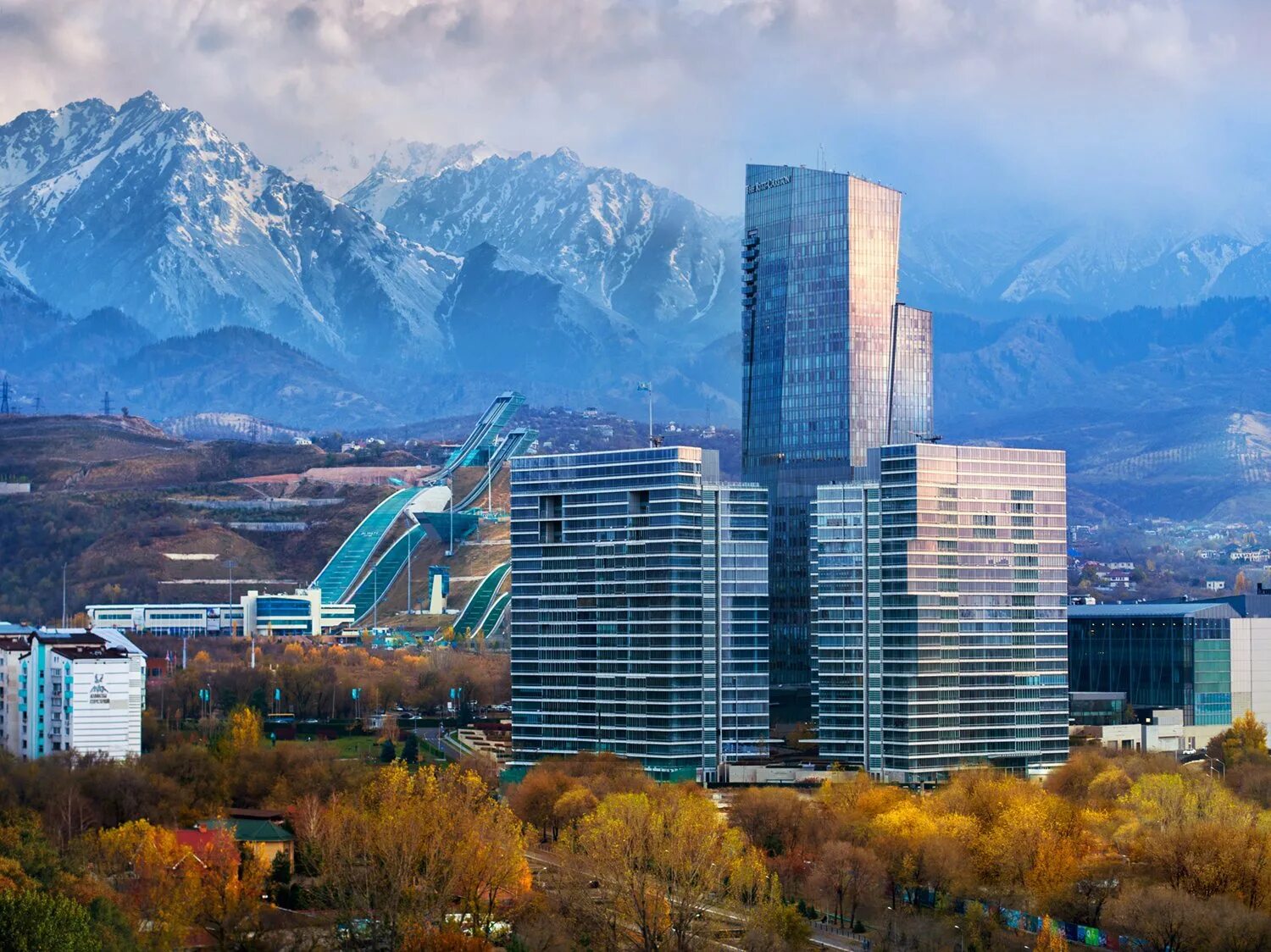 Как раньше назывался город алма ата. Esentai tower алматы. алма ата аль фараби. здание аль фараби алма ата. аль фараби 21 алма ата.