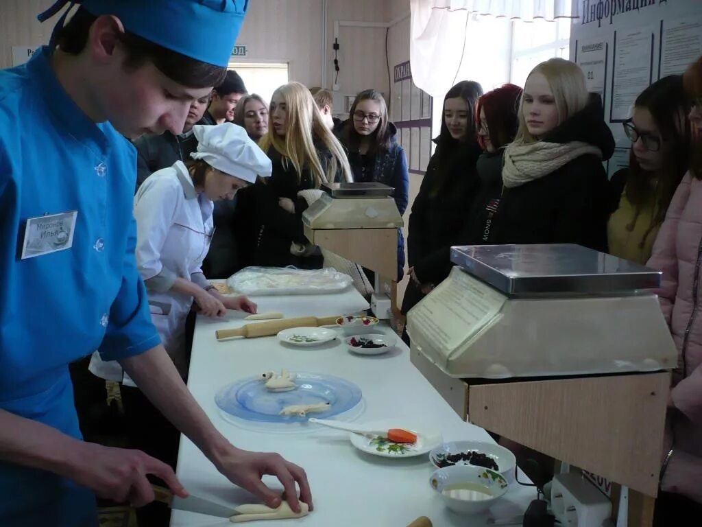 Глазовский сельскохозяйственный техникум глазов. 32 училище глазов. Политехнический колледж глазов. Аграрно-промышленный колледж г. Глазов ретро фото.