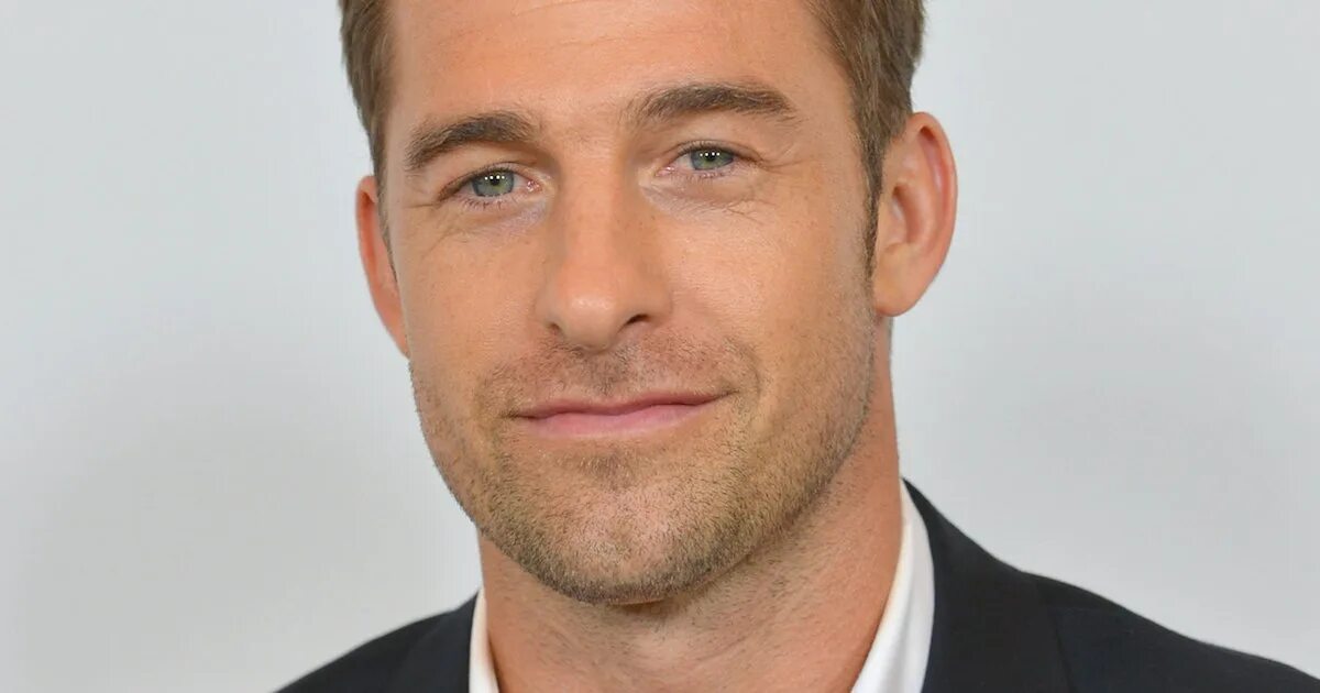 Актер играющий бога. Scott Speedman 2022. Скотт Фоли 2022. Скотт Спидман фото. Скотт Спидман анатомия страсти.