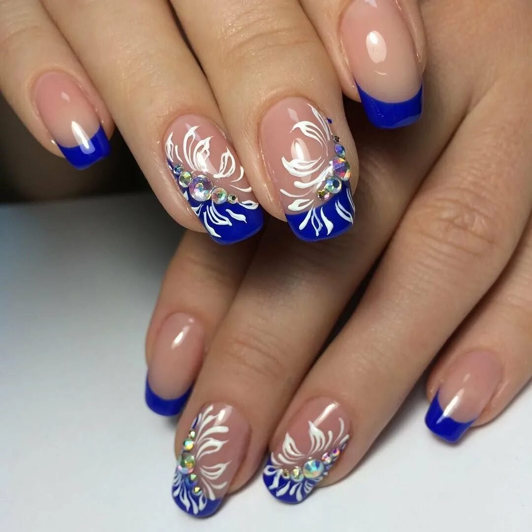 новогодний маникюр 2021 на квадратные ногти френч.