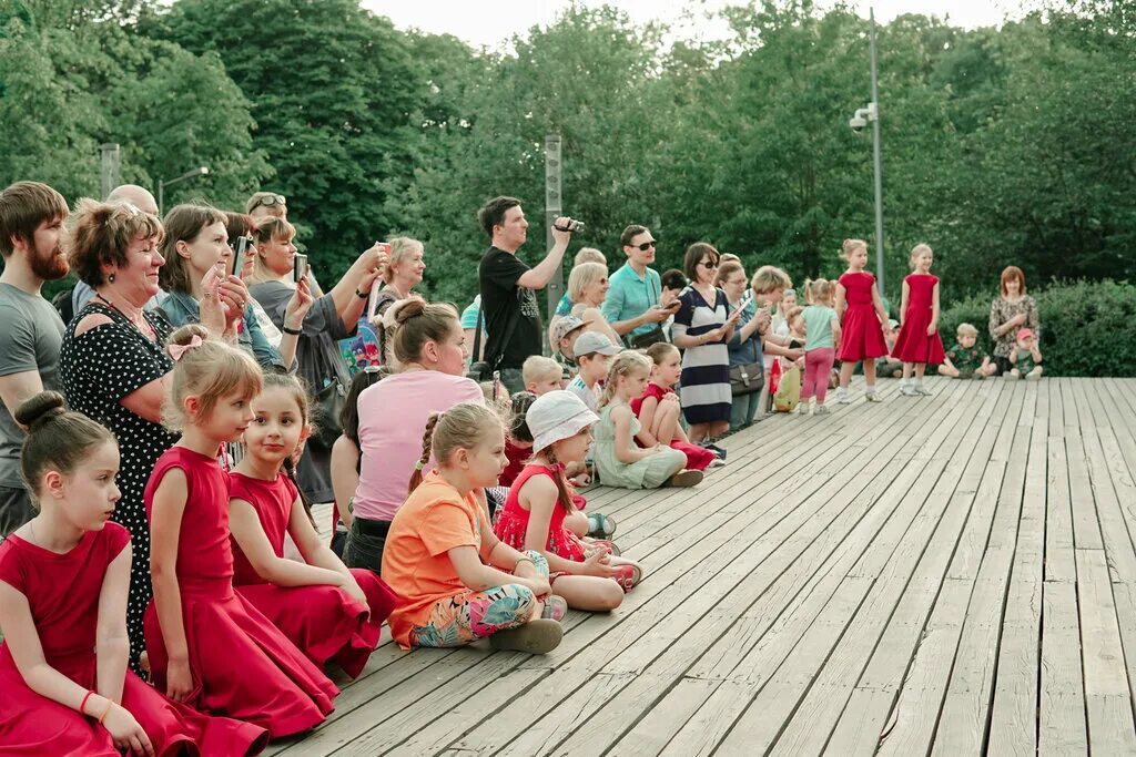 Королев в лагере. Танцевальный лагерь. Лагерь в Королеве. Лагерь Королева Шомиково. Дол королев