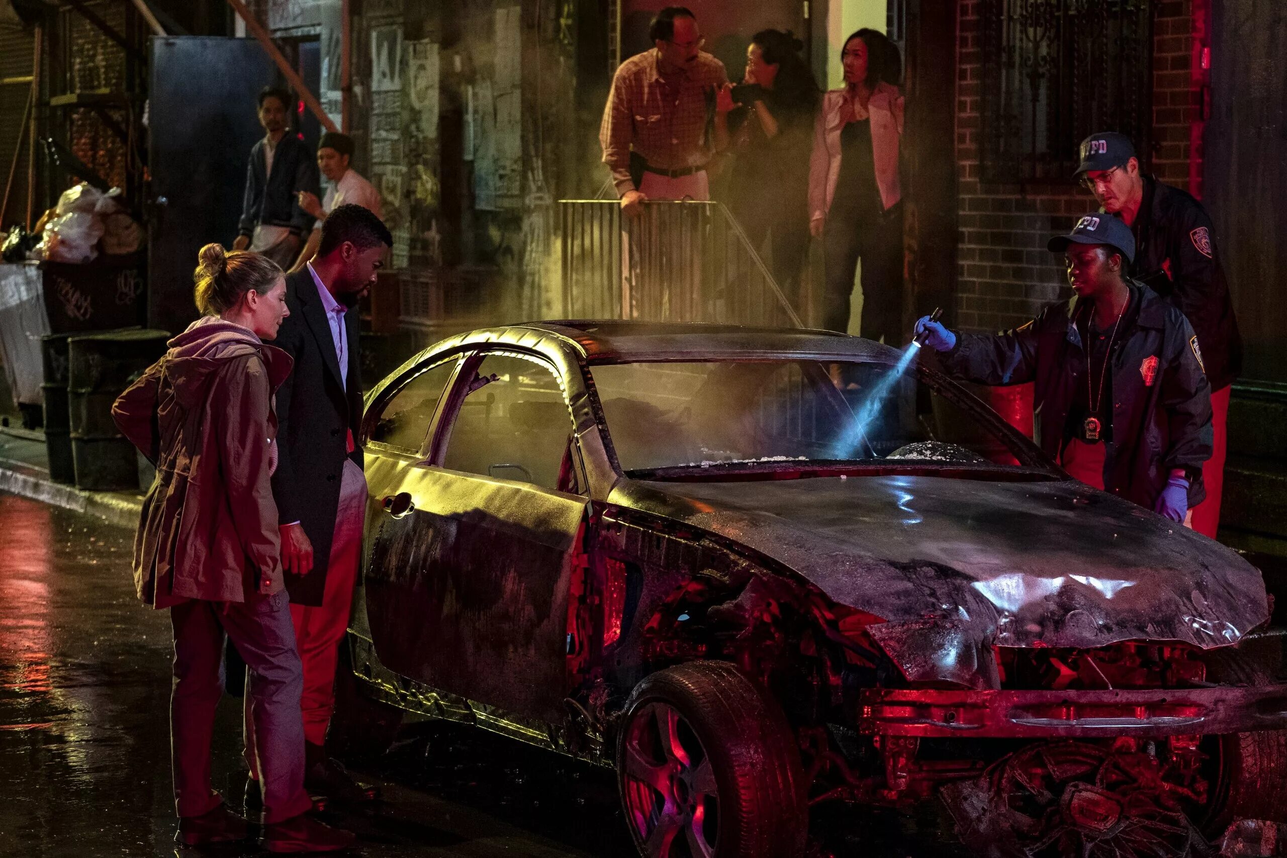 Мост 21. 21 мост (2019). мост фильм 2019. 21 bridges фильм 2019. тейлор китч 21 мост.