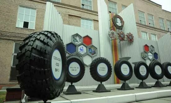 Омскшина омск. Омский шинный завод. шинный завод проходная. шинный завод омск фото.